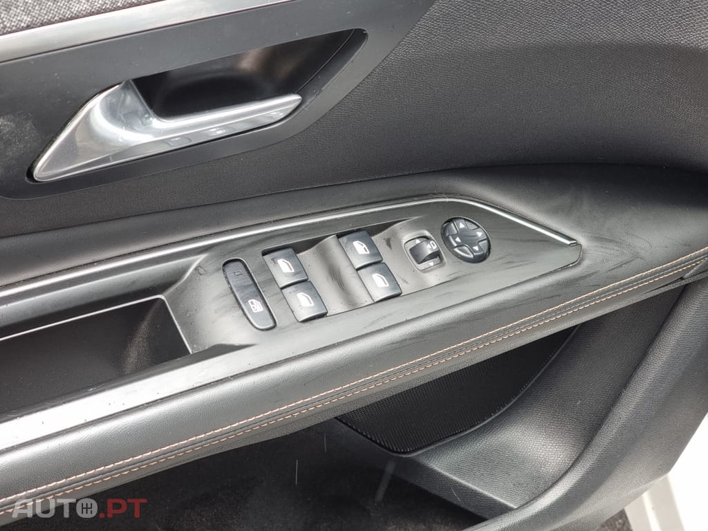 Peugeot 3008 1.6 PureTech GT EAT8