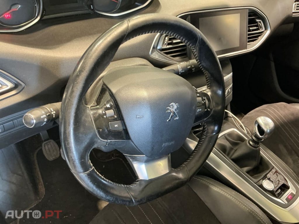 Peugeot 308 1.2 PureTech Feline