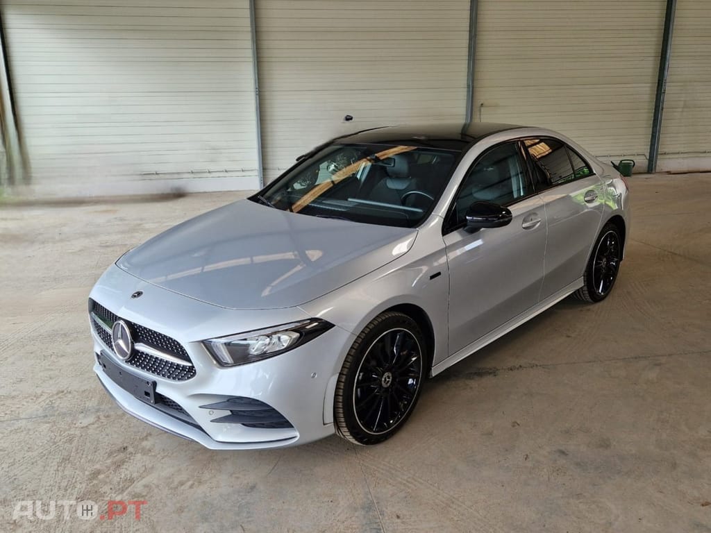 Mercedes-Benz A 250 e AMG Line