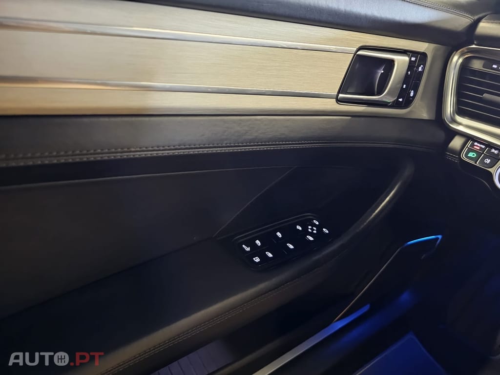 Porsche Panamera 4 E-Hybrid