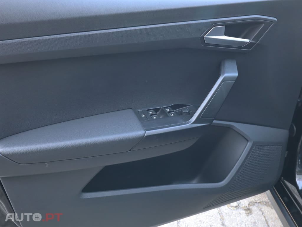 SEAT Arona 1.0 TSI Style — fotografia 13