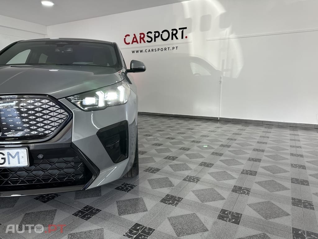 BMW iX2 eDrive20 Pack Desportivo M