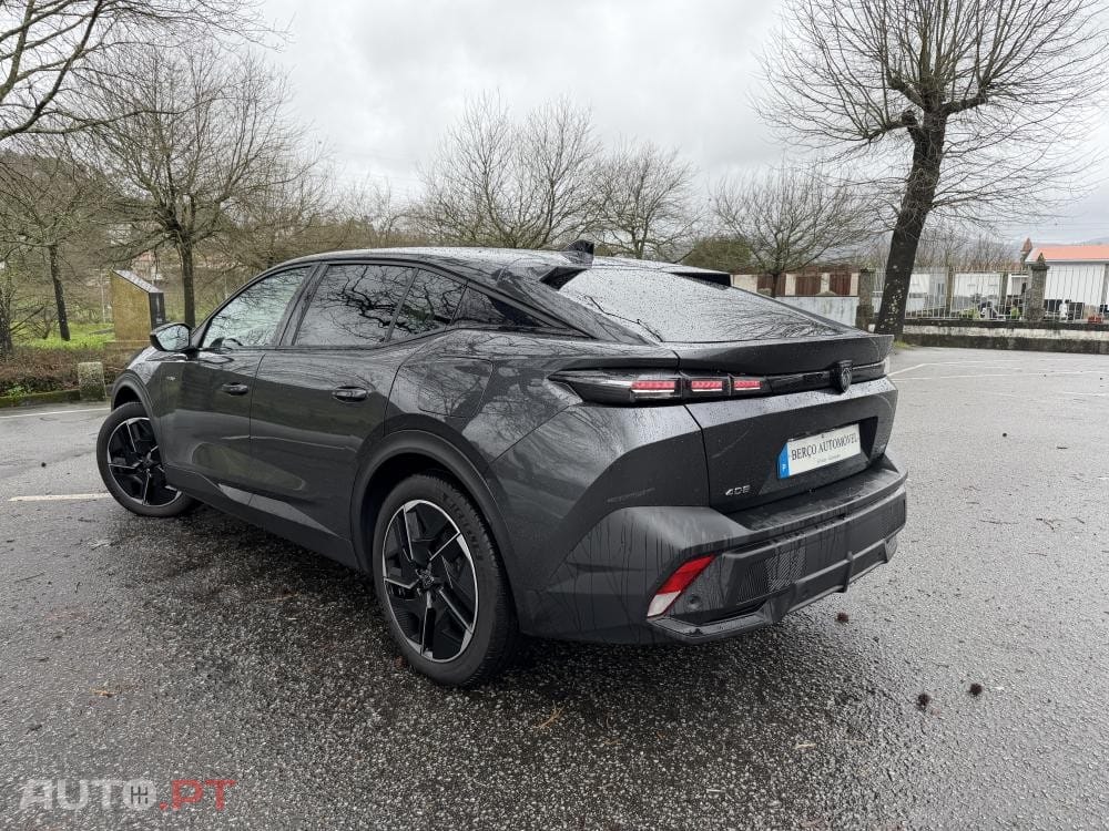 Peugeot 408 1.6 Hybrid Allure Pack e-EAT8