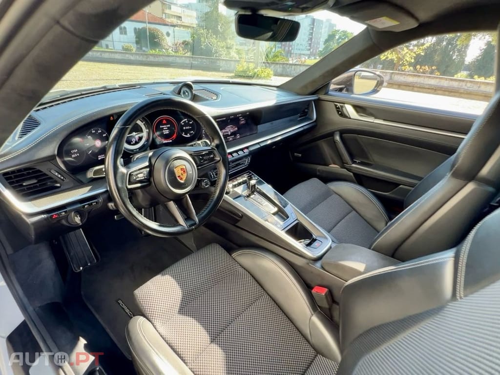 Porsche 911 Carrera 4S PDK