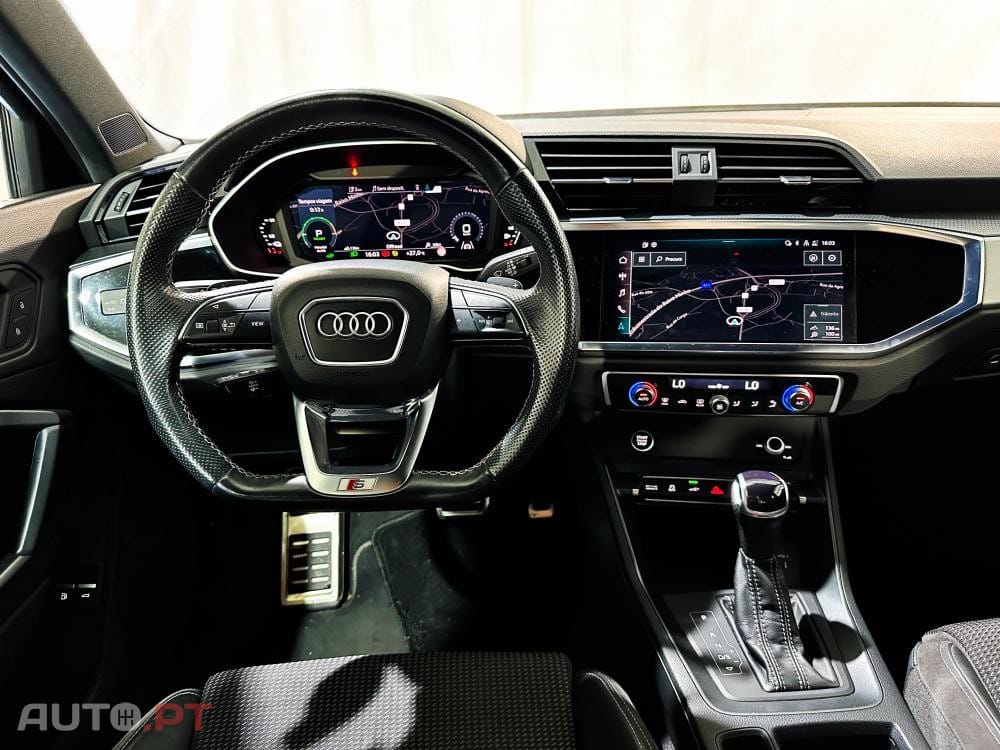 Audi Q3 45 TFSIe S line S tronic