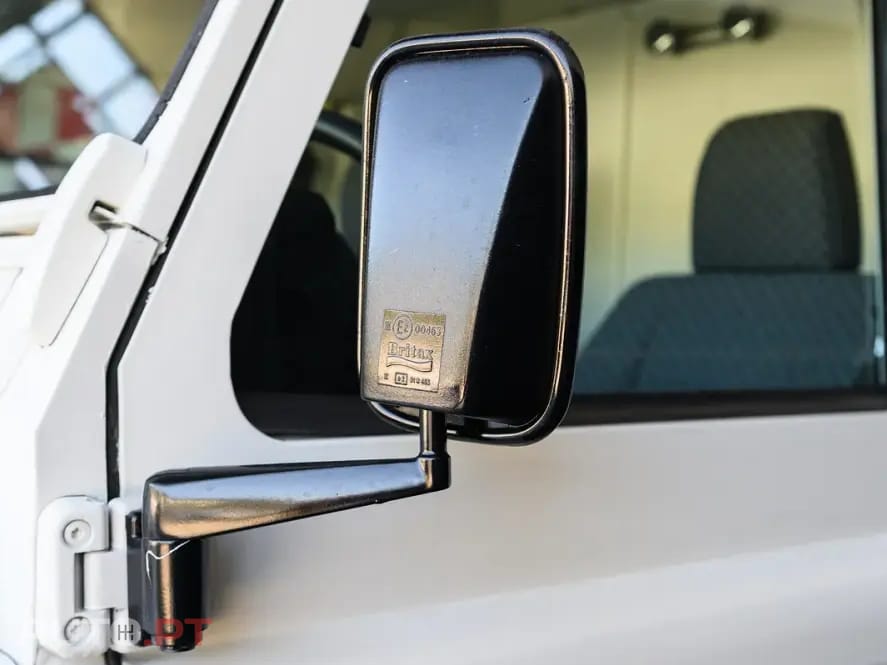 Land Rover Defender 90 SW 2.5 Td5 E