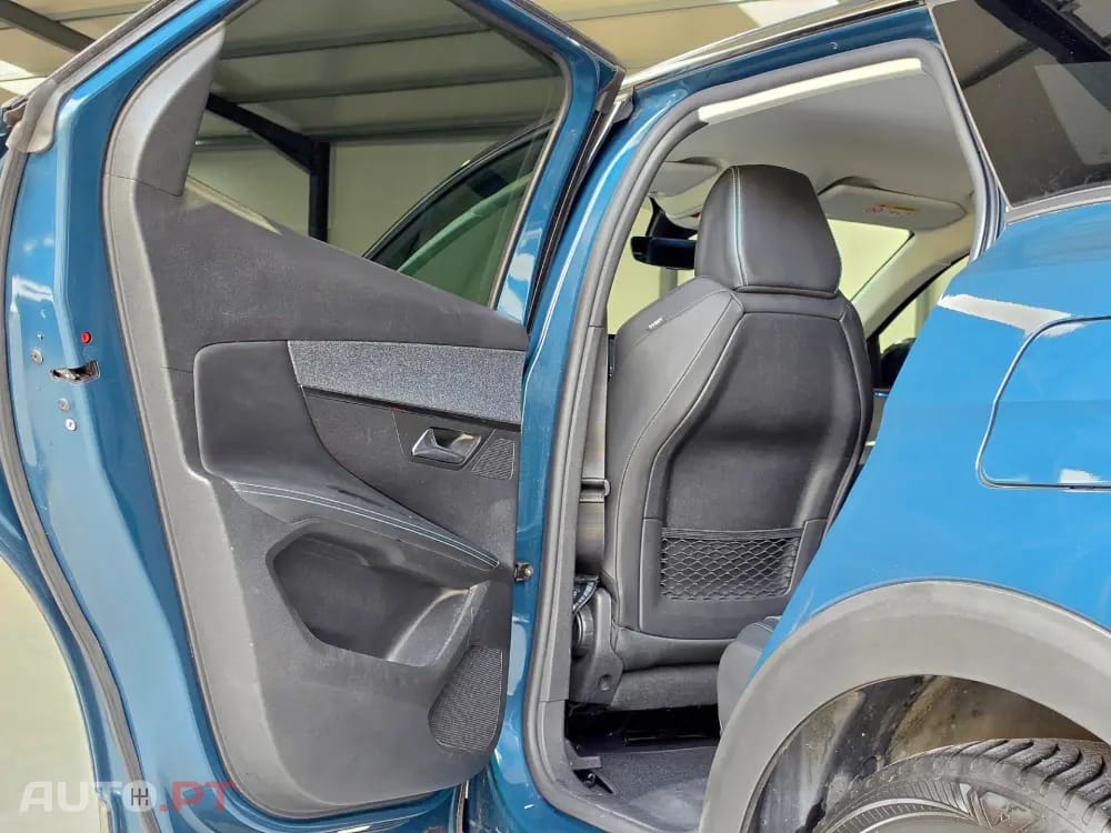 Peugeot 3008 1.6 Hybrid Allure e-EAT8