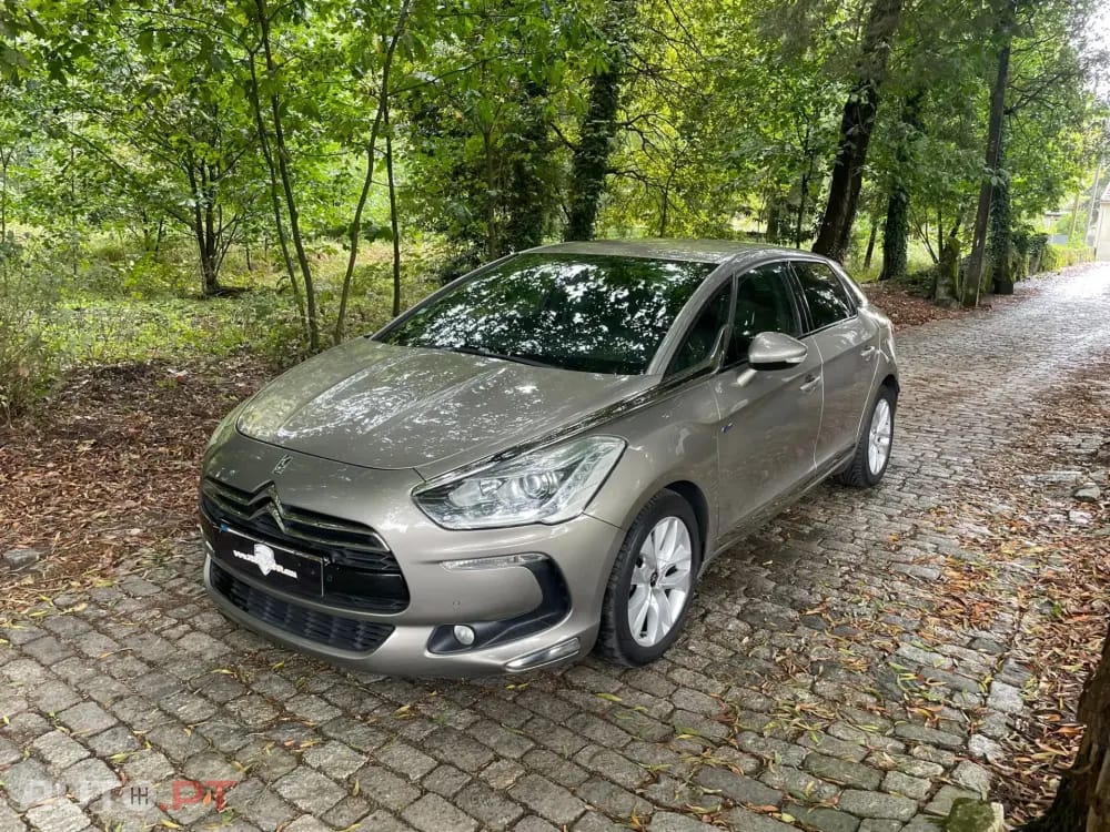 Citroen DS5 2.0 HDi Hy4 So Chic CMP6 102g