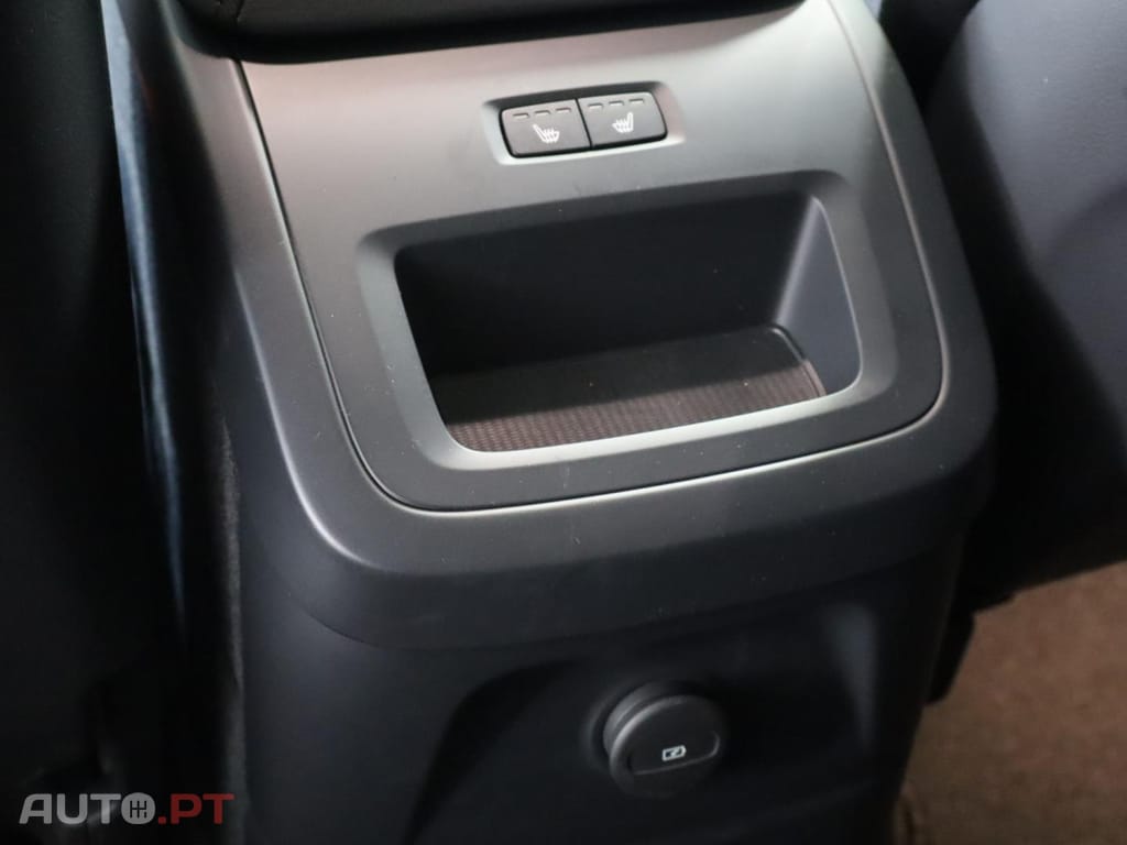 Volvo XC60 2.0 T6 PHEV Core AWD