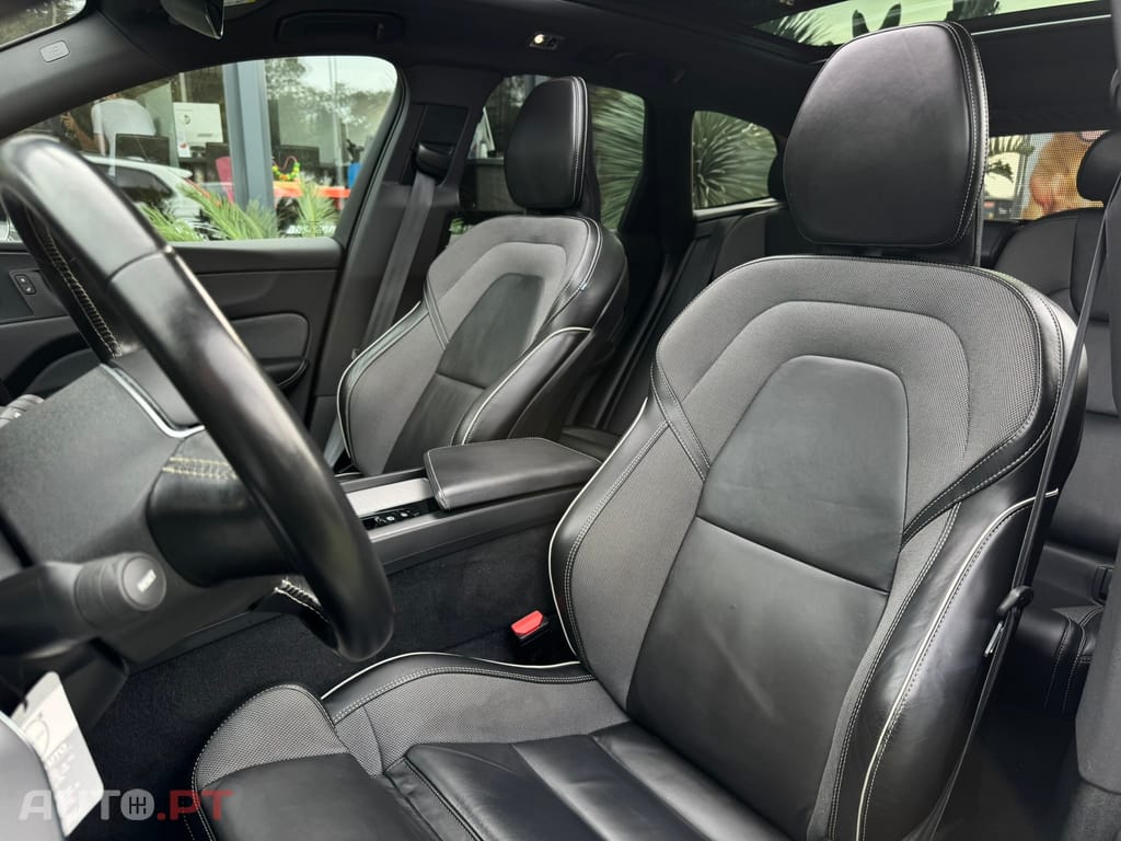 Volvo XC60 2.0 T6 PHEV R-Design AWD