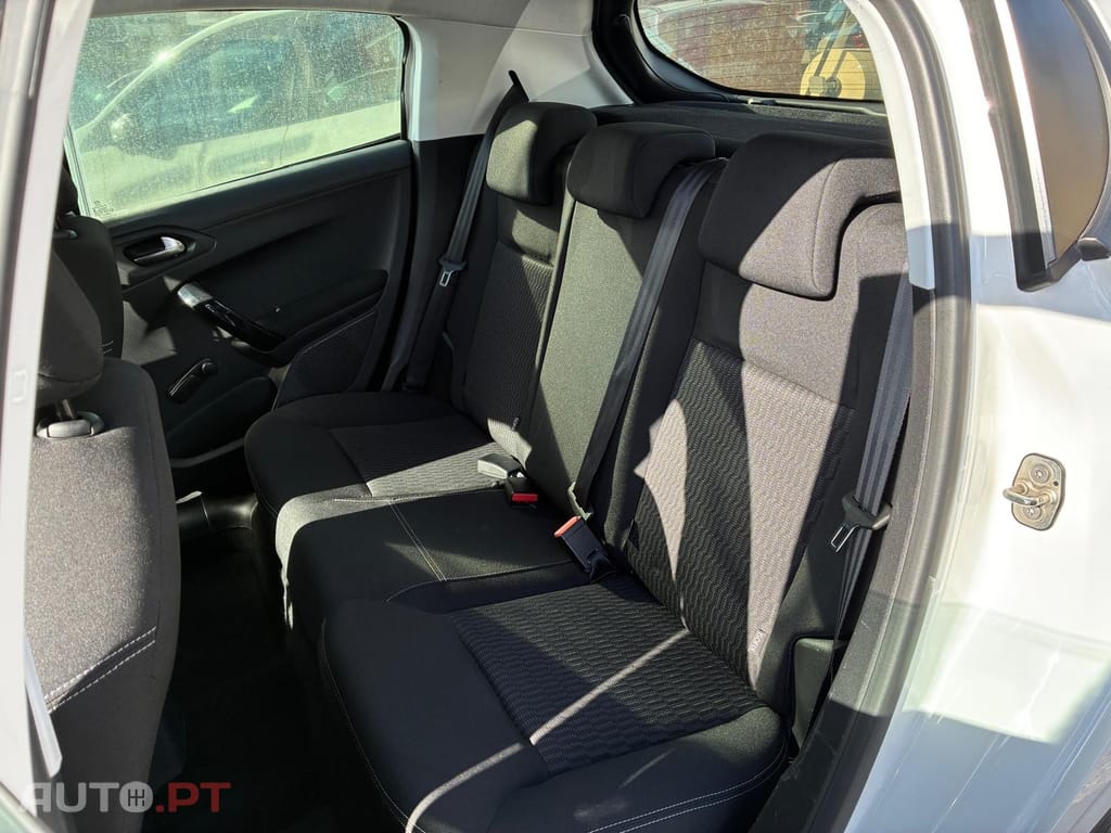 Peugeot 208 1.5 BlueHDi Active