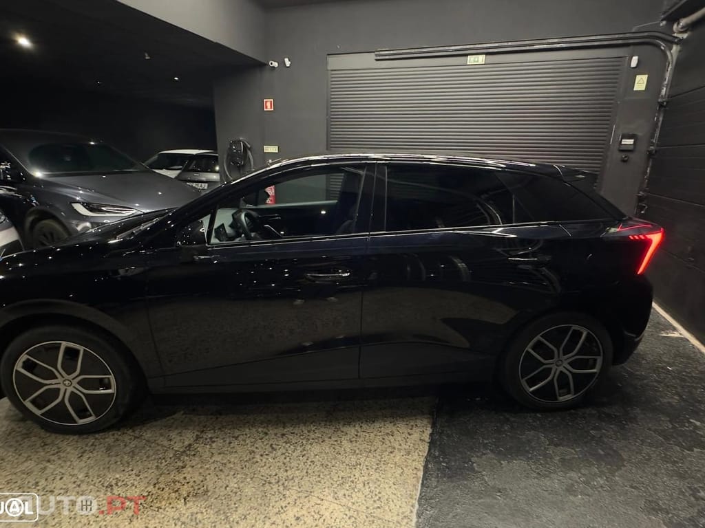 MG MG4 77 kWh Extended Range Luxury