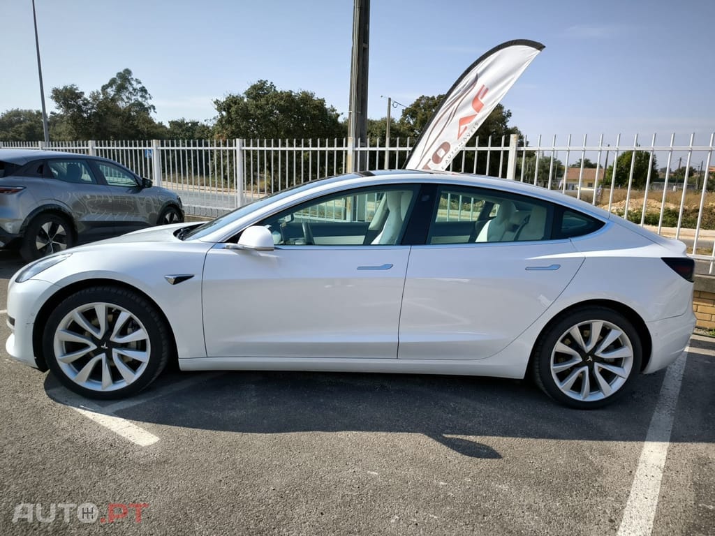 Tesla Model 3 Standard Range Plus RWD