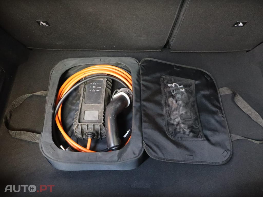 Peugeot E-208 Allure Versão Eléctrica