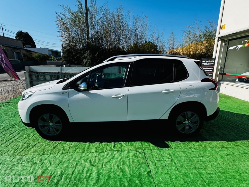 Peugeot 2008 1.2 PureTech Style