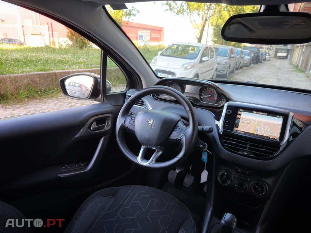 Peugeot 2008 1.2 PureTech Style