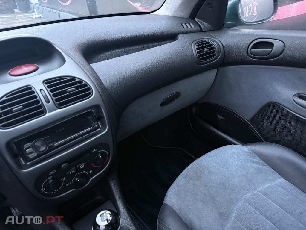 Peugeot 206 1.4 16V XS