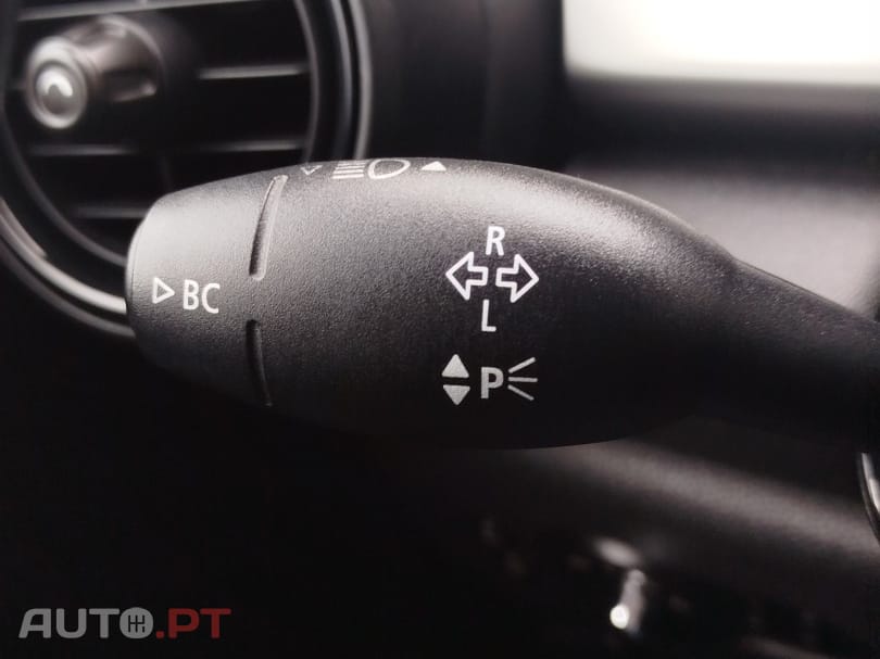 MINI Cooper Cooper D Auto