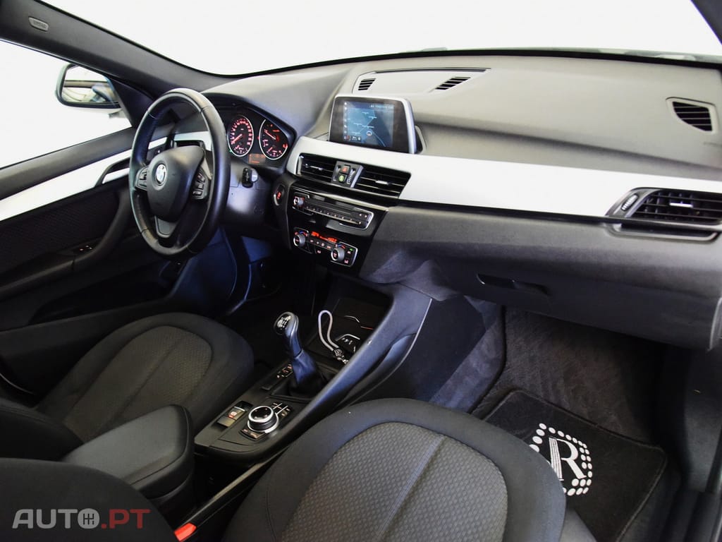 BMW X1 16 d sDrive Advantage — fotografia 24