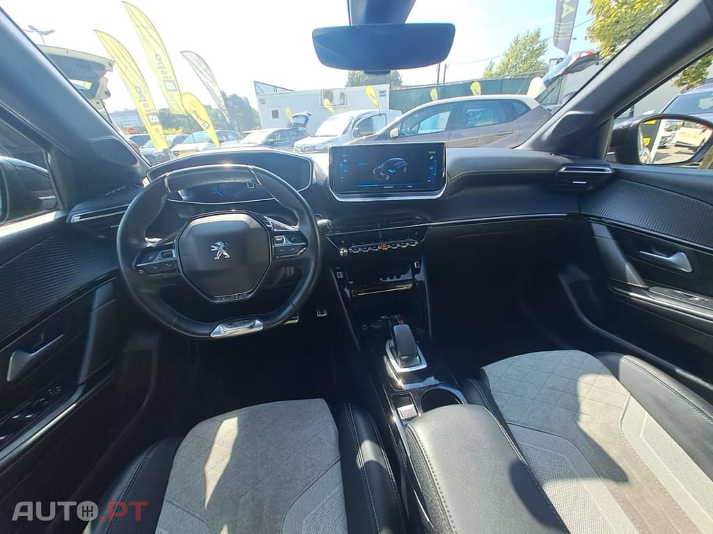 Peugeot E-208 50 kWh GT Pack