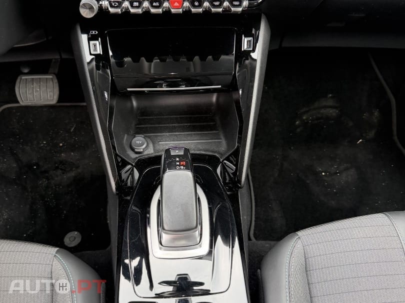 Peugeot E-2008 50 kWh Allure