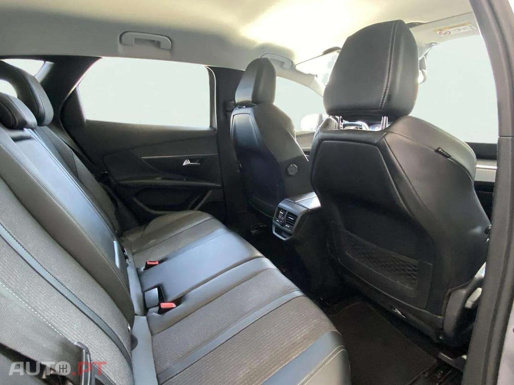 Peugeot 3008 1.5 BlueHDi Allure EAT8