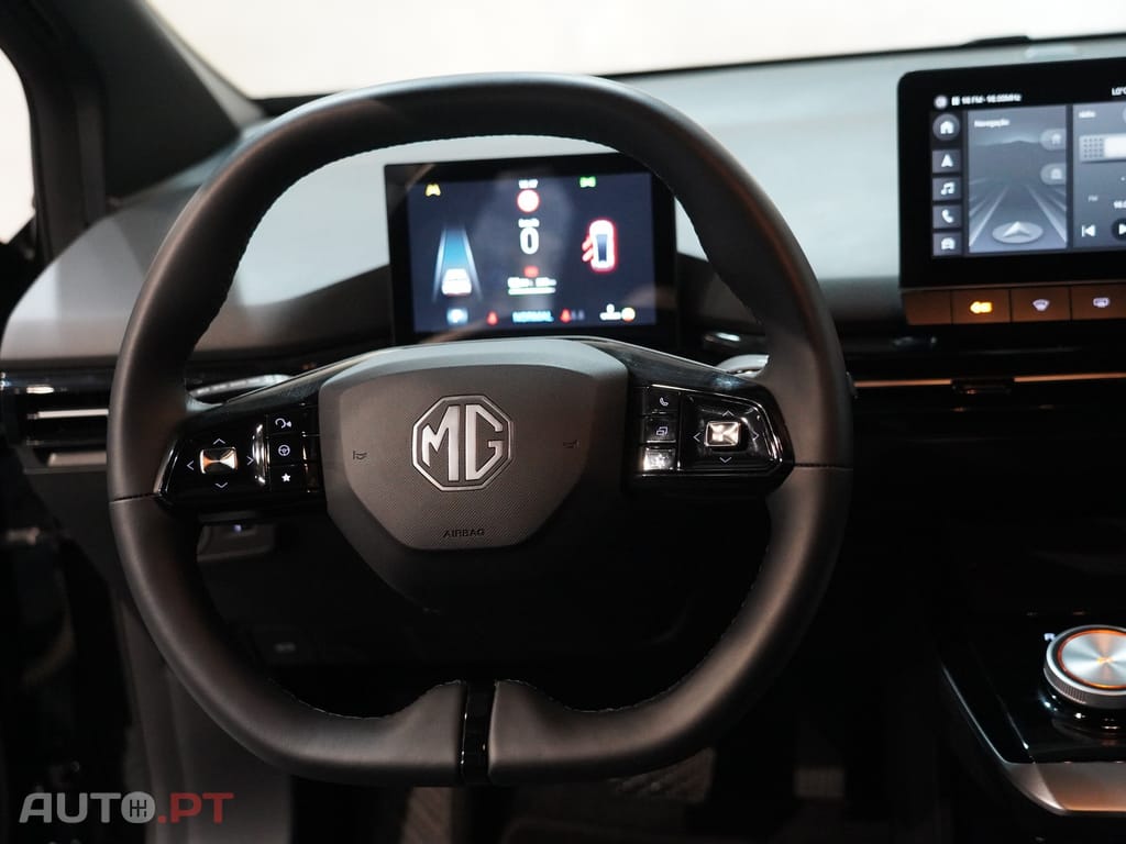 MG MG4 64 kWh Luxury