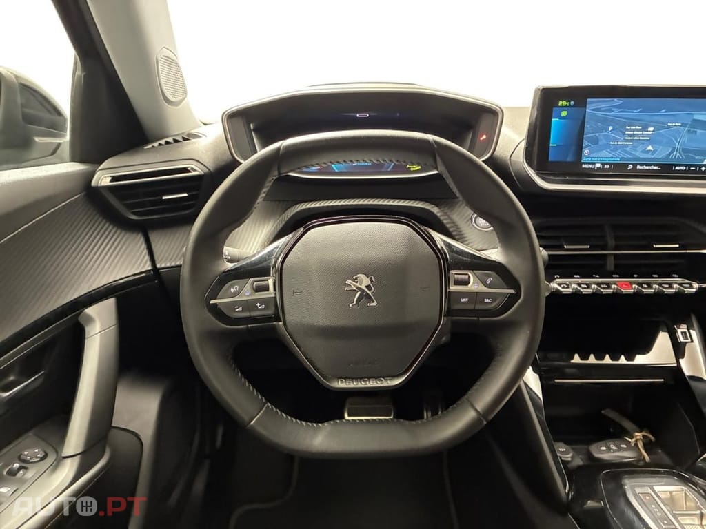 Peugeot E-2008 50 kWh Allure Pack