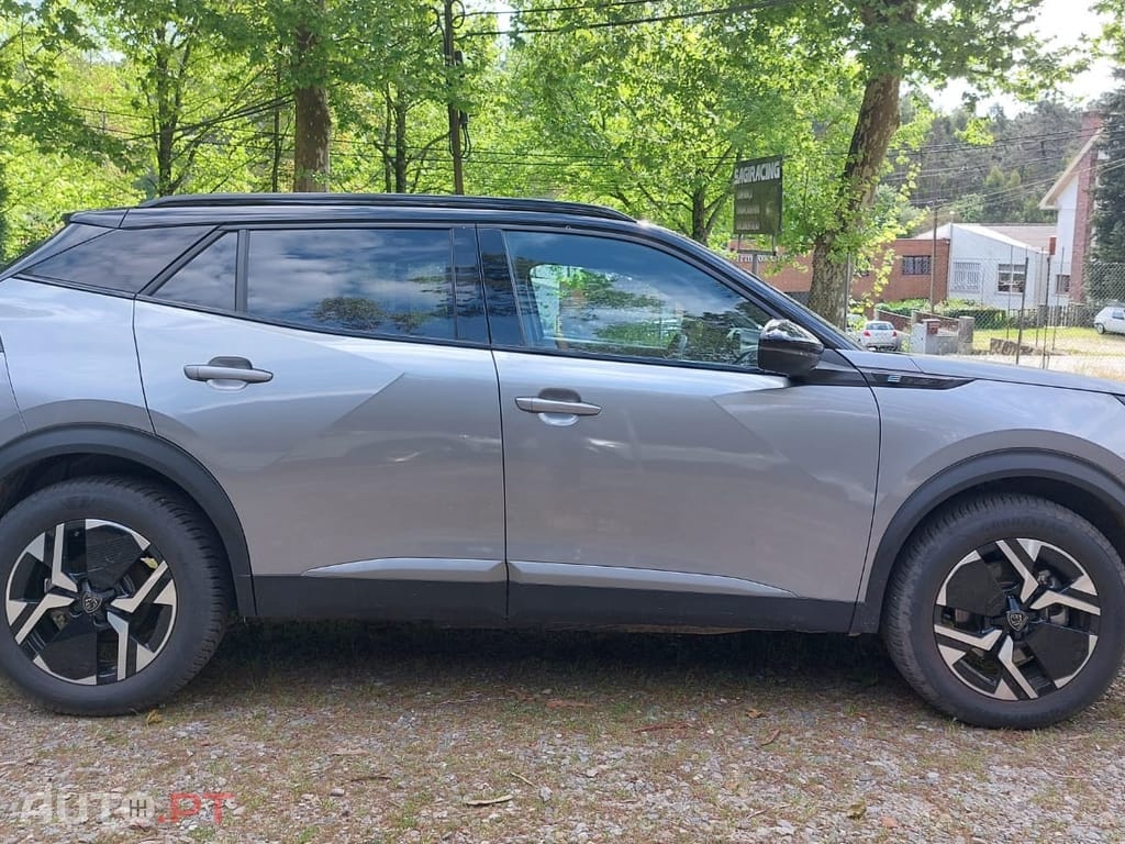 Peugeot E-2008 54 kWh GT