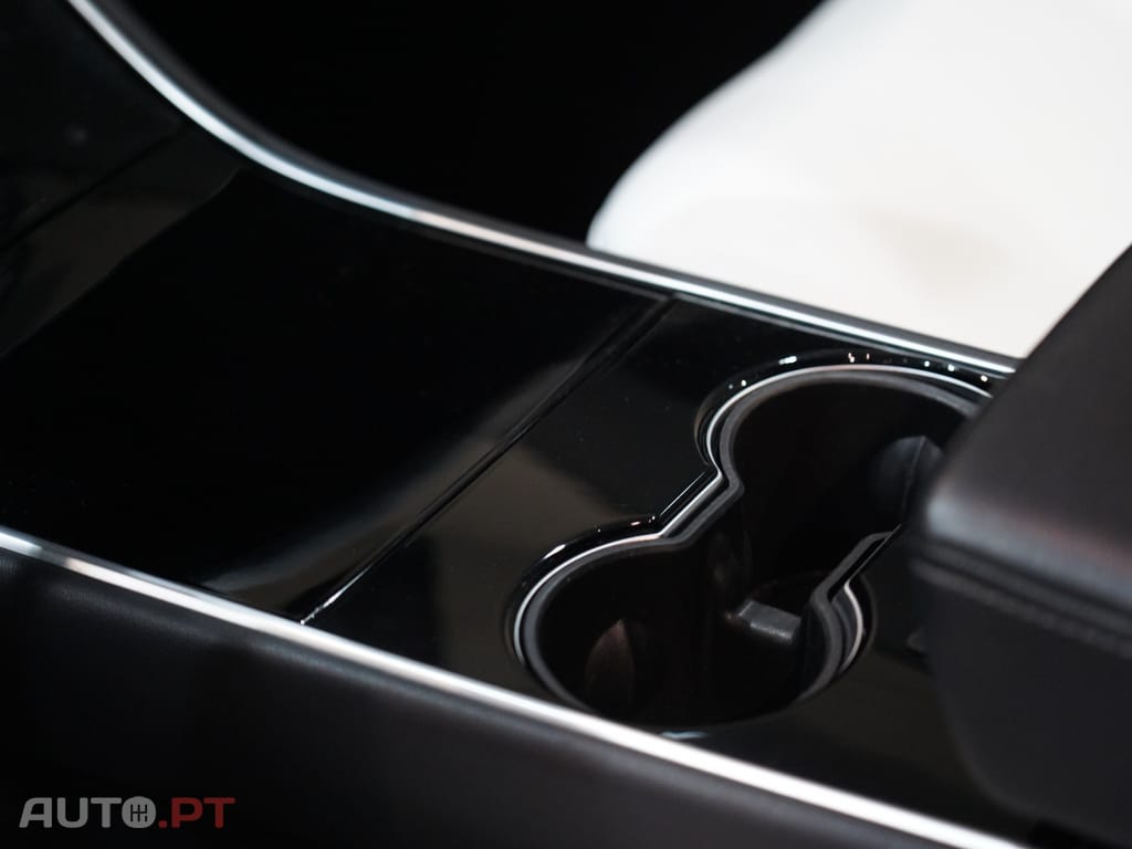 Tesla Model 3 Tração Traseira
