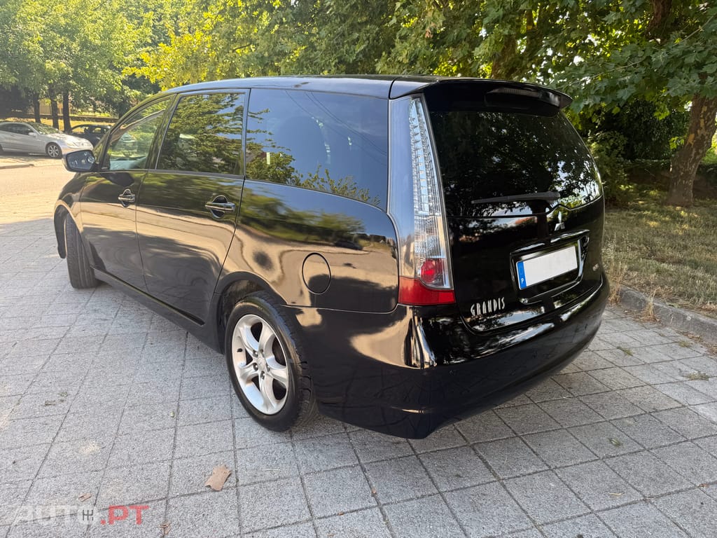 Mitsubishi Grandis 2.0 D-ID 136CV 7 LUGARES IUC BARATO