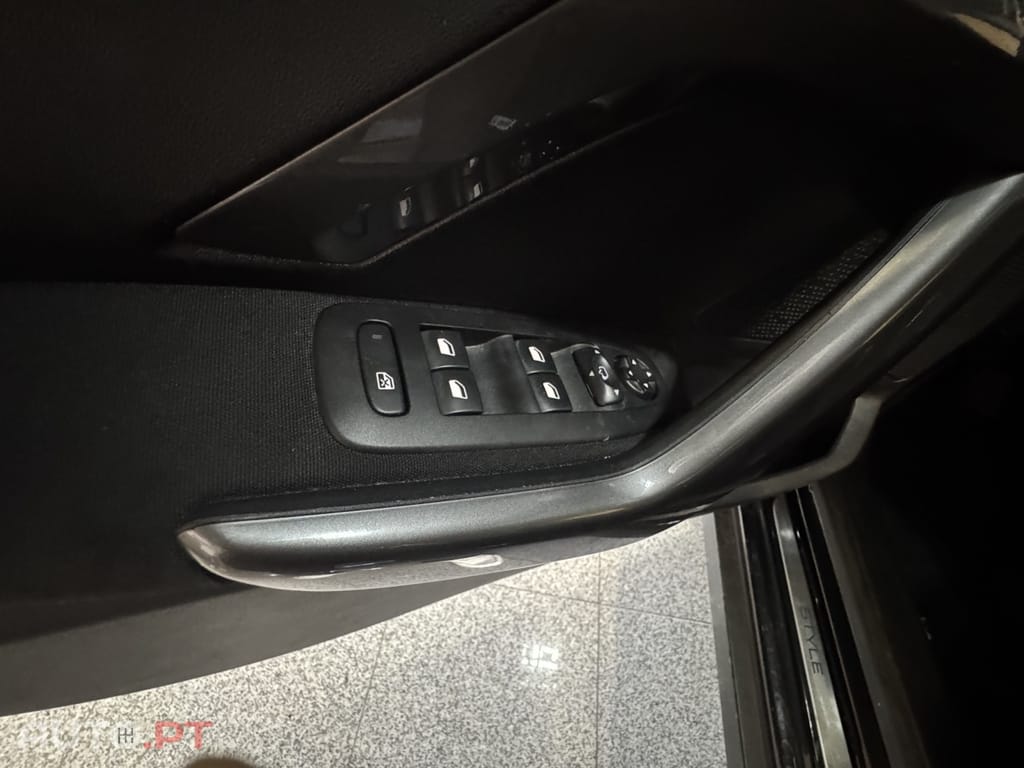 Peugeot 2008 1.2 PureTech Style