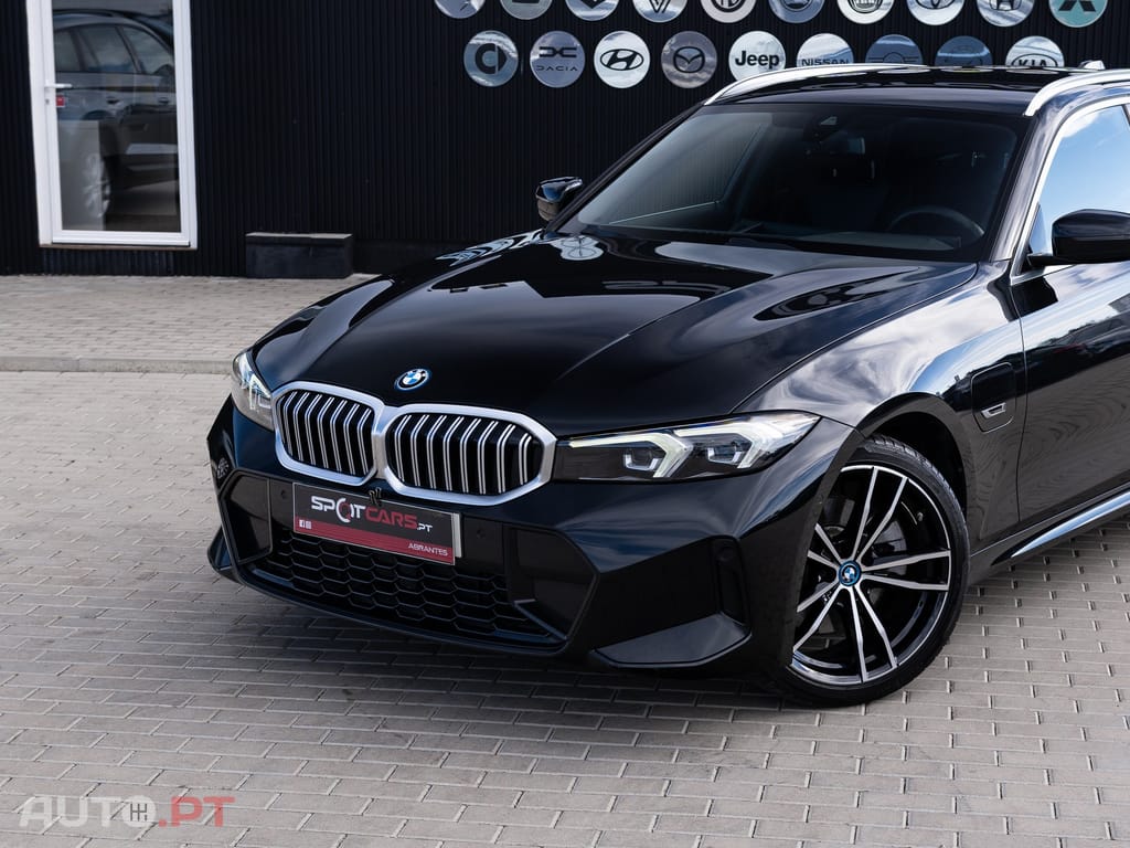 BMW 320 e Pack Desportivo M Auto — fotografia 4