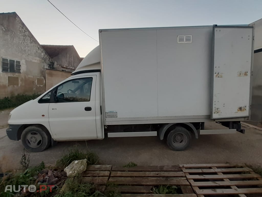 Hyundai H-1 2.5
