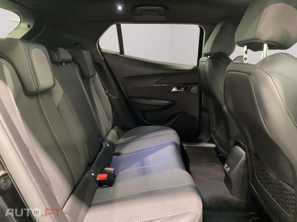 Peugeot 2008 1.2 PureTech GT EAT8