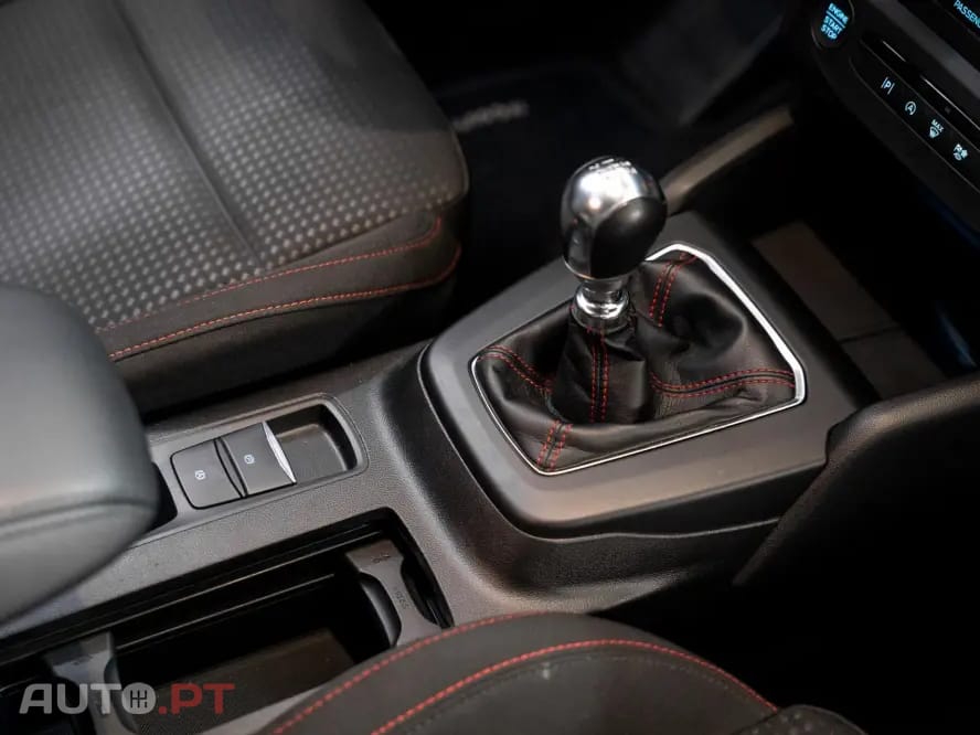 Ford Focus 1.0 EcoBoost MHEV ST-Line