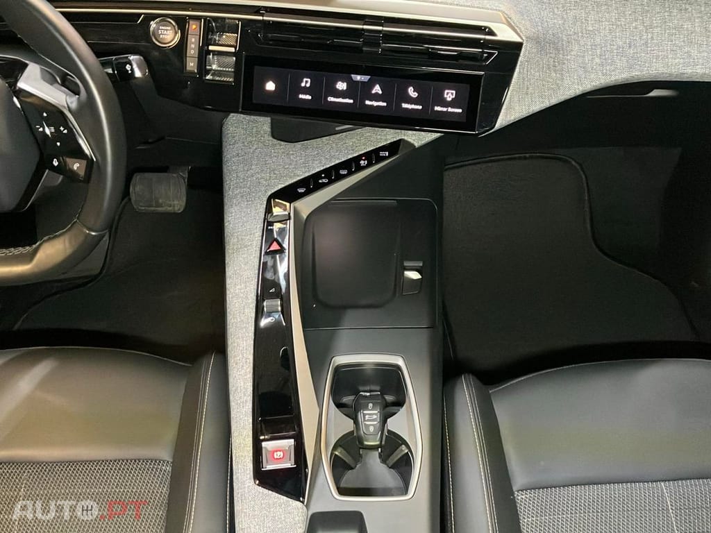 Peugeot 3008 1.2 Hybrid Allure e-DCS6
