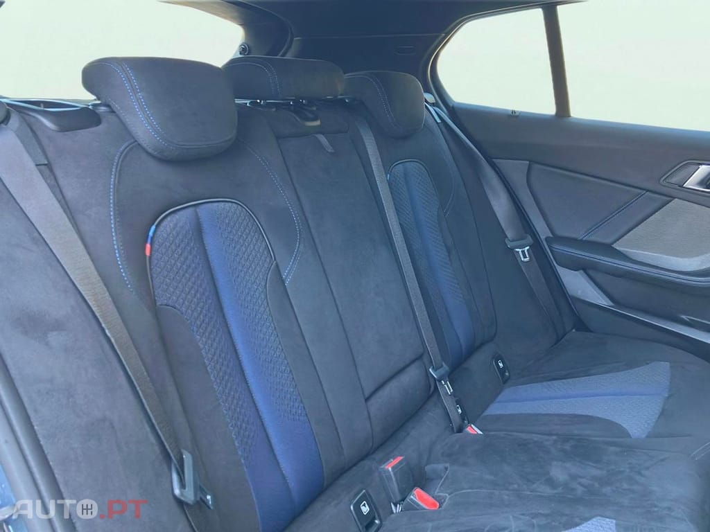 BMW 118 i Pack Desportivo M Auto