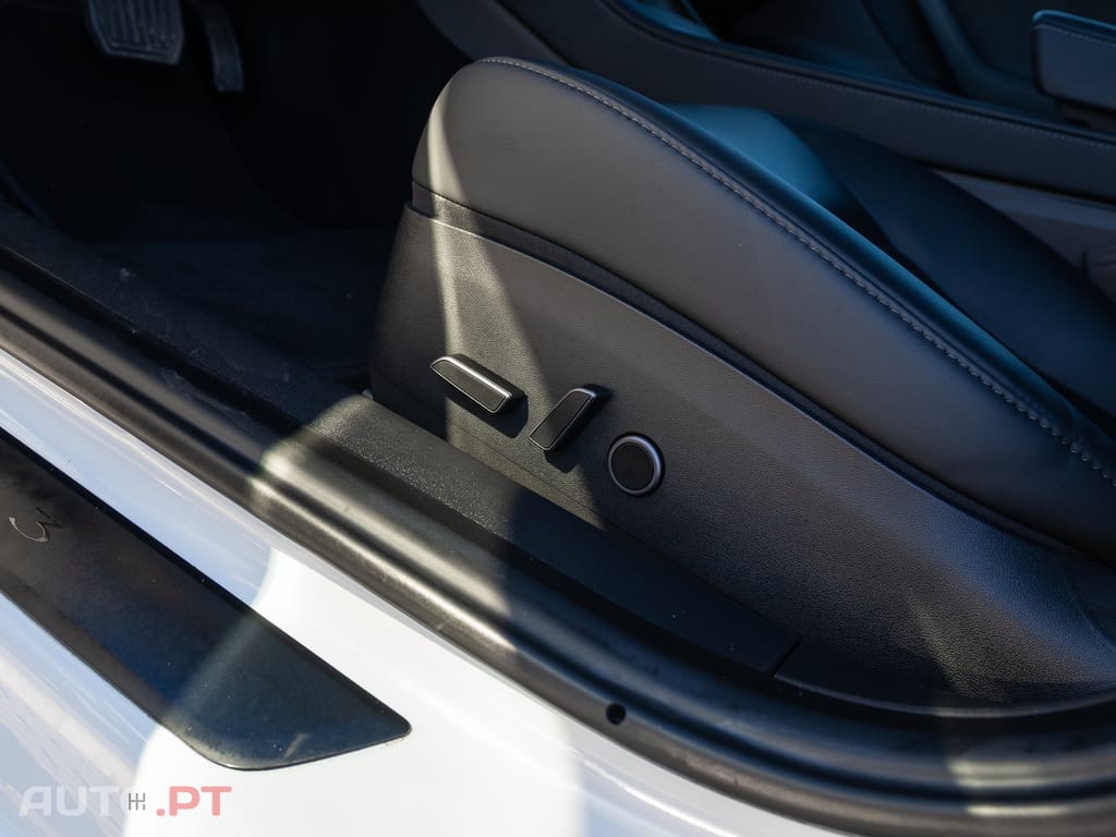 Tesla Model 3 RWD