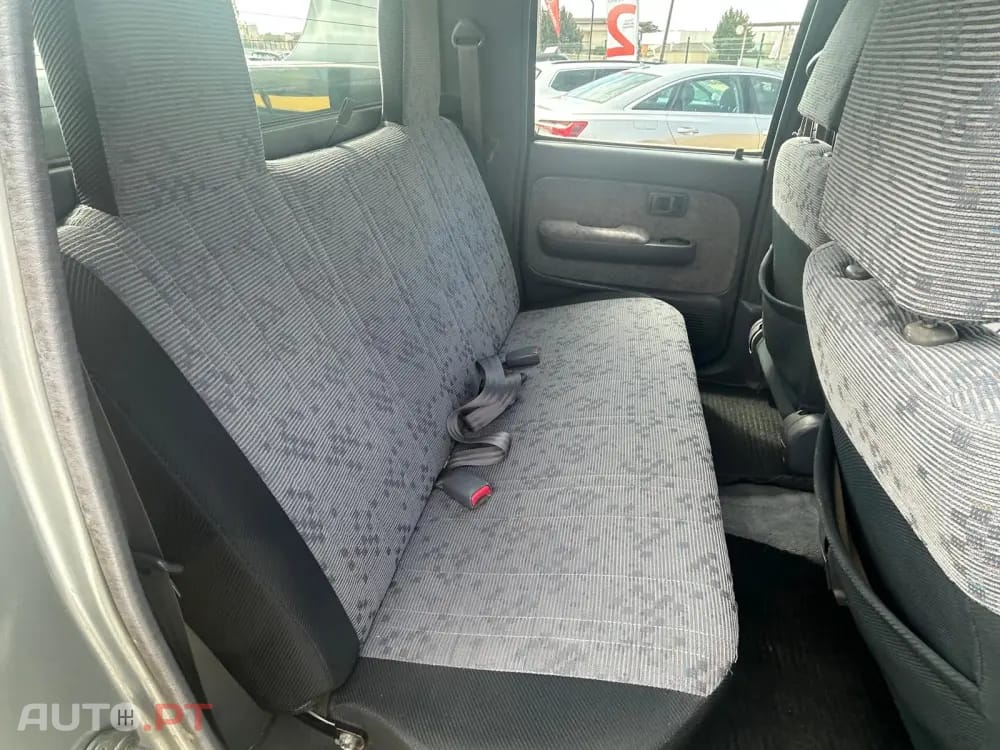 Toyota Hilux 2.5 D4-D Tracker