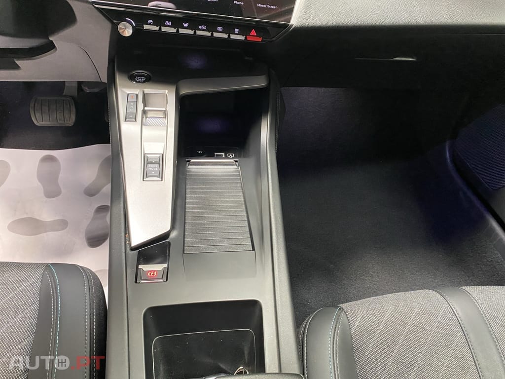 Peugeot 408 1.2 PureTech Allure EAT8