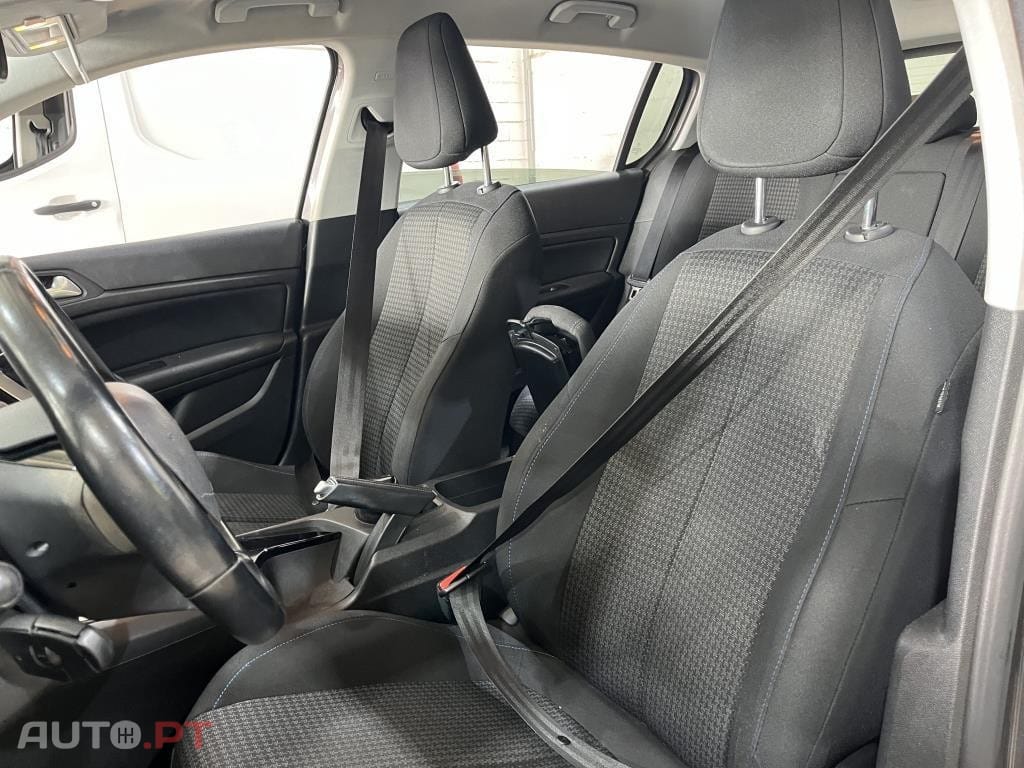 Peugeot 308 1.5 BlueHDi sty