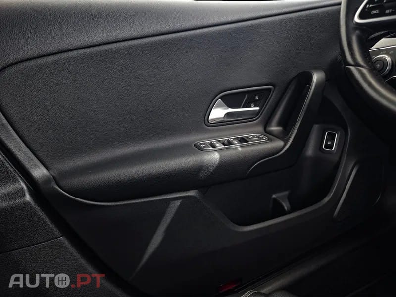 Mercedes-Benz A 250 A250e Hybrid