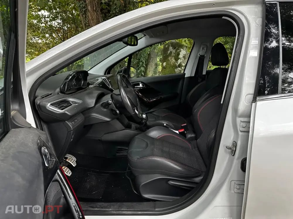 Peugeot 208 1.2 PureTech GT Line