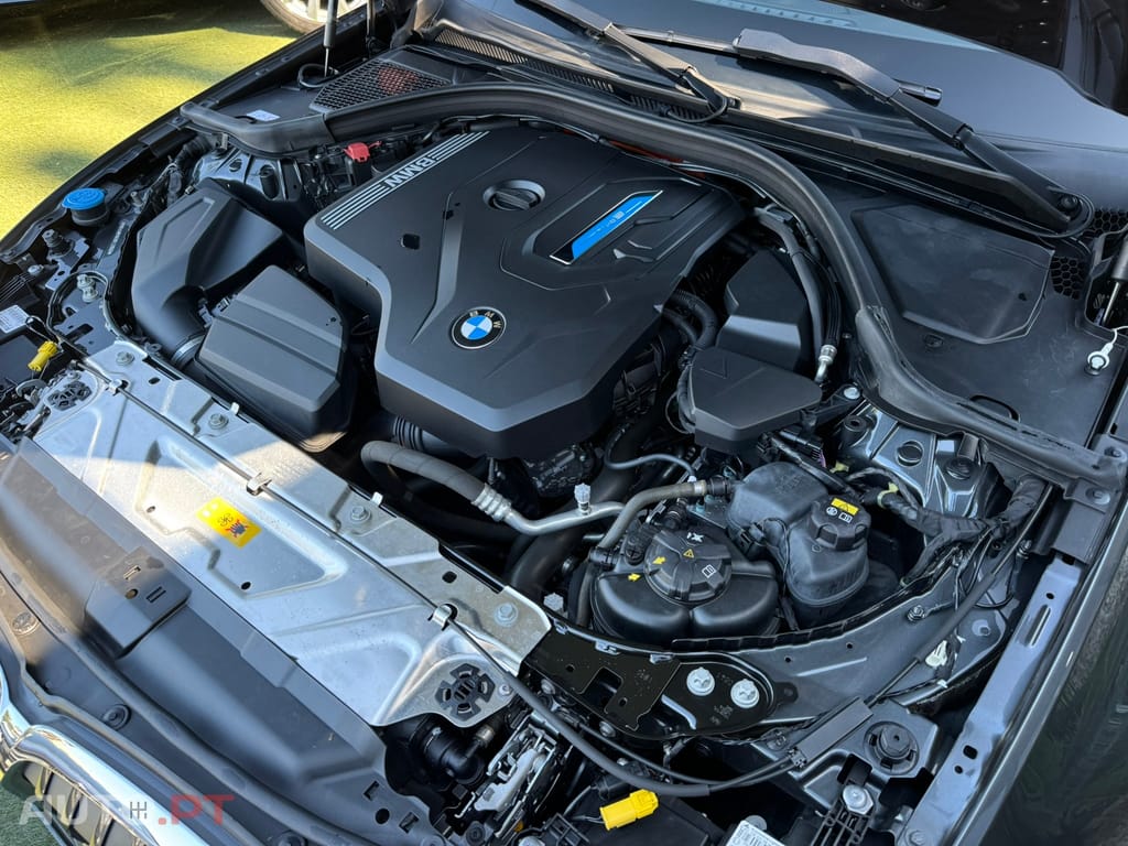 BMW 320 e Touring Auto