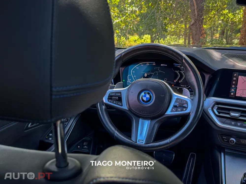 BMW 330 e Pack Desportivo M Auto
