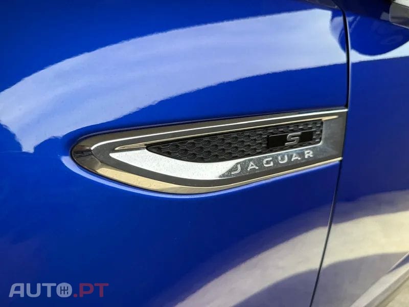 Jaguar E-Pace 2.0 i4D R-Dynamic S AWD Aut.
