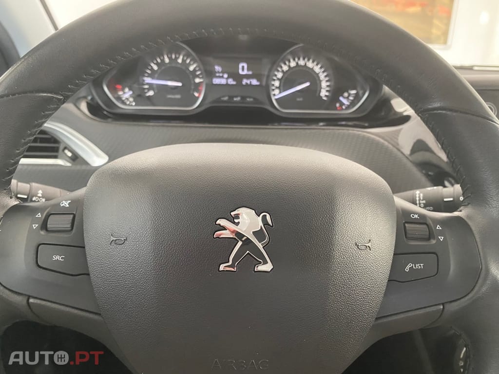 Peugeot 208 1.2 PureTech Signature