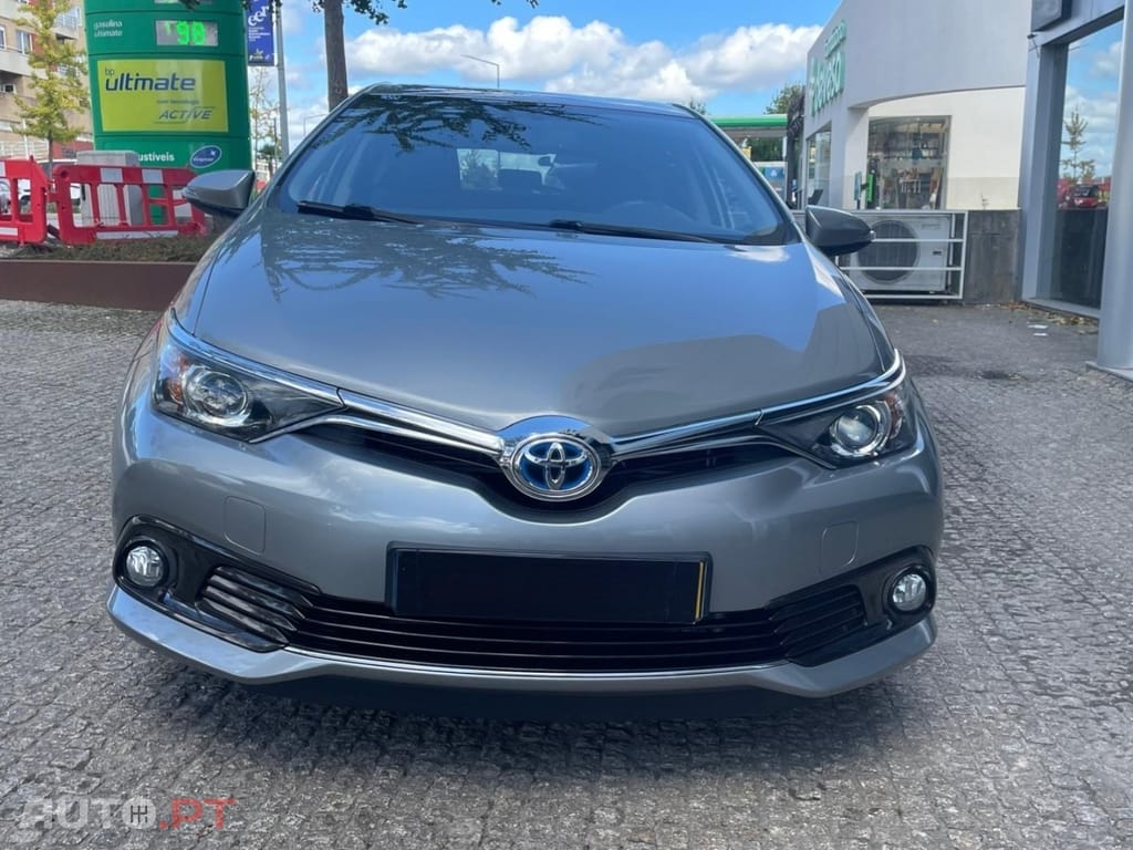 Toyota Auris 1.8 HSD Comfort +P.Techno+P.Sport