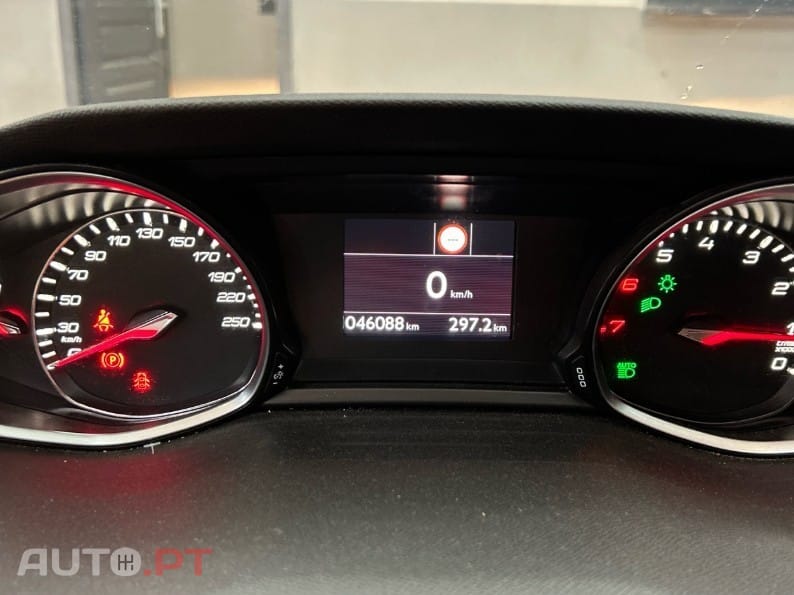 Peugeot 308 TECH SPORT EDITION S&S 130 CV + EXTRAS